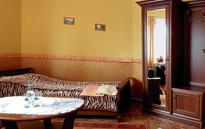 Hotel Mily Кросно Стая снимка